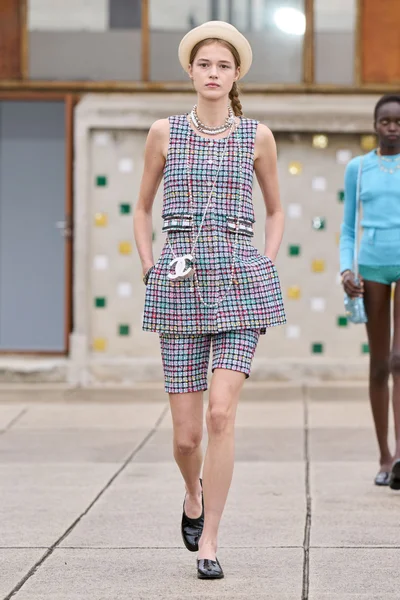 Look 23